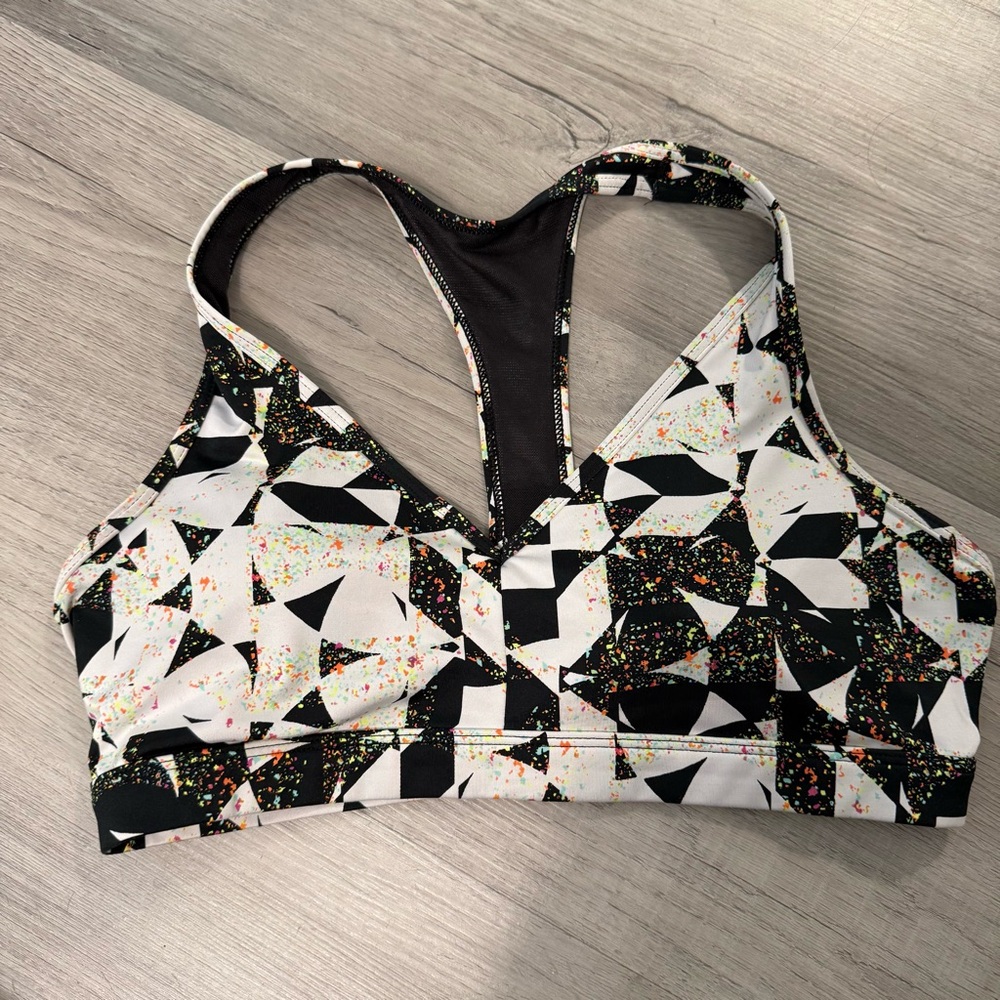 ❤️ Victoria Sport Geometric Sports Bra